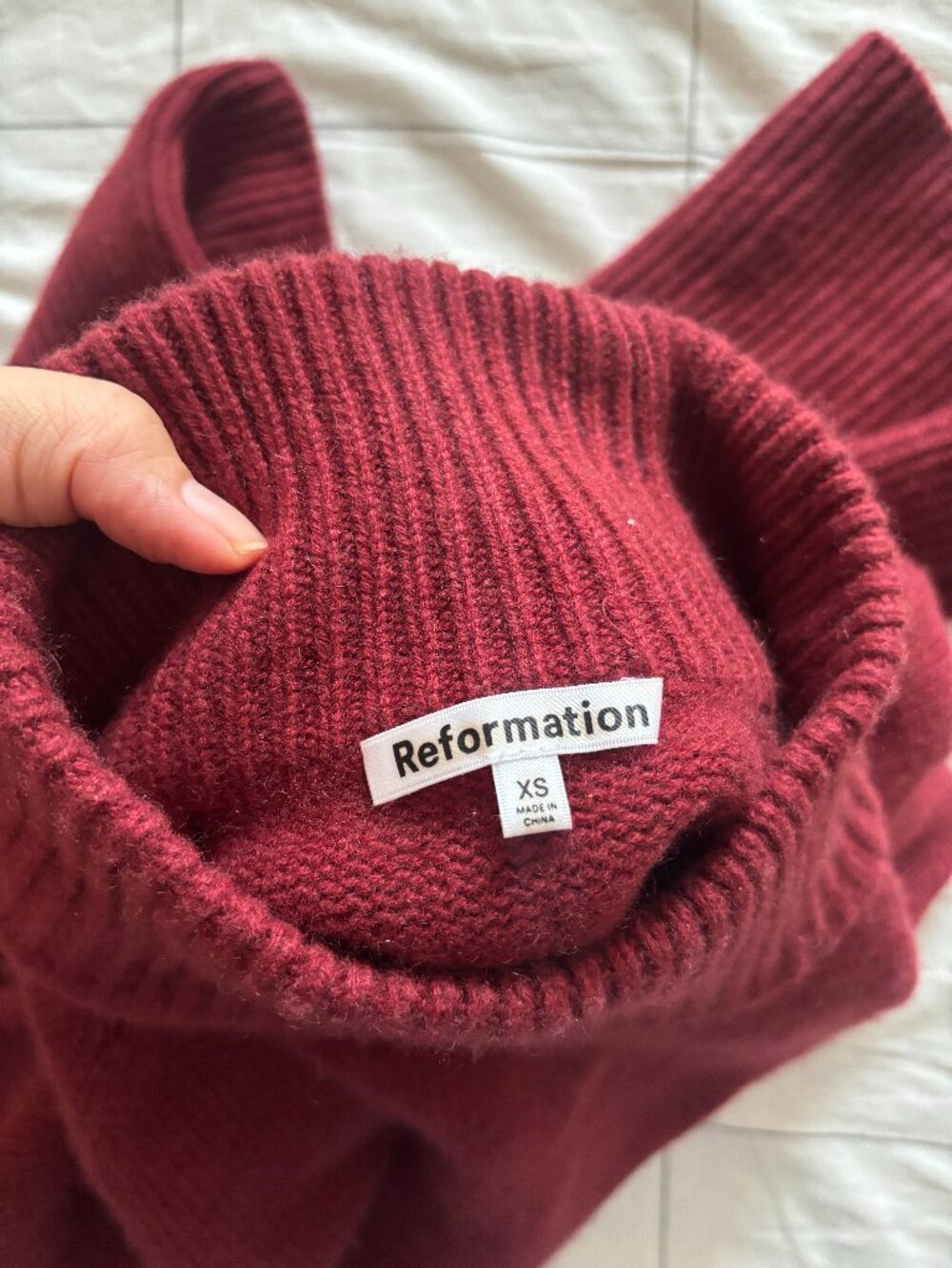 Reformation Garrett Cashmere Cropped Turtleneck Chianti XS - Picture 5 of 8